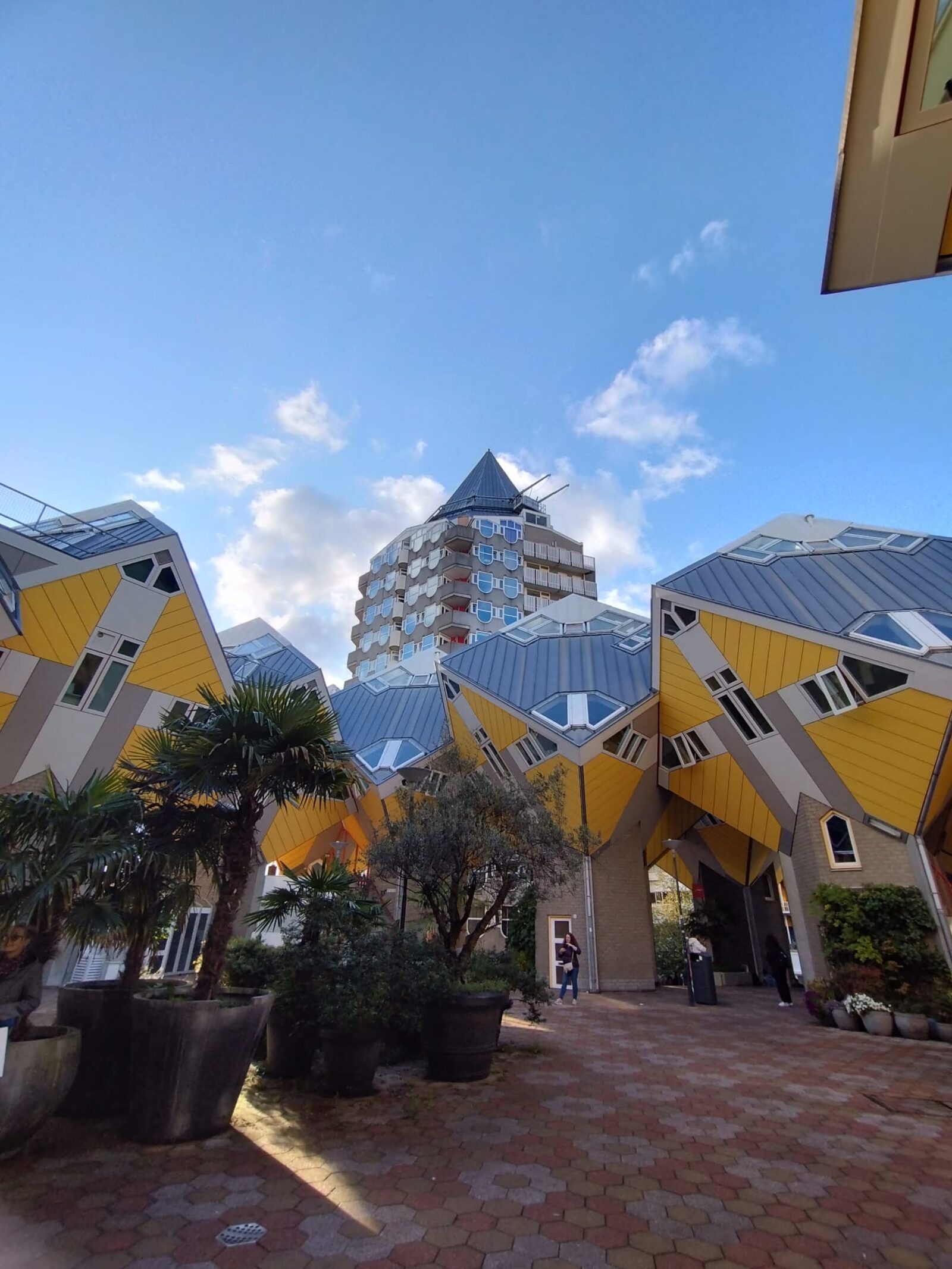 Kubuswoningen binnenplaats, Rotterdam